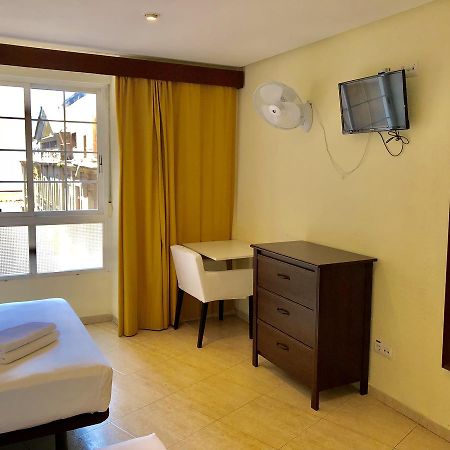 Hostal Arriaza Madrid Exteriör bild