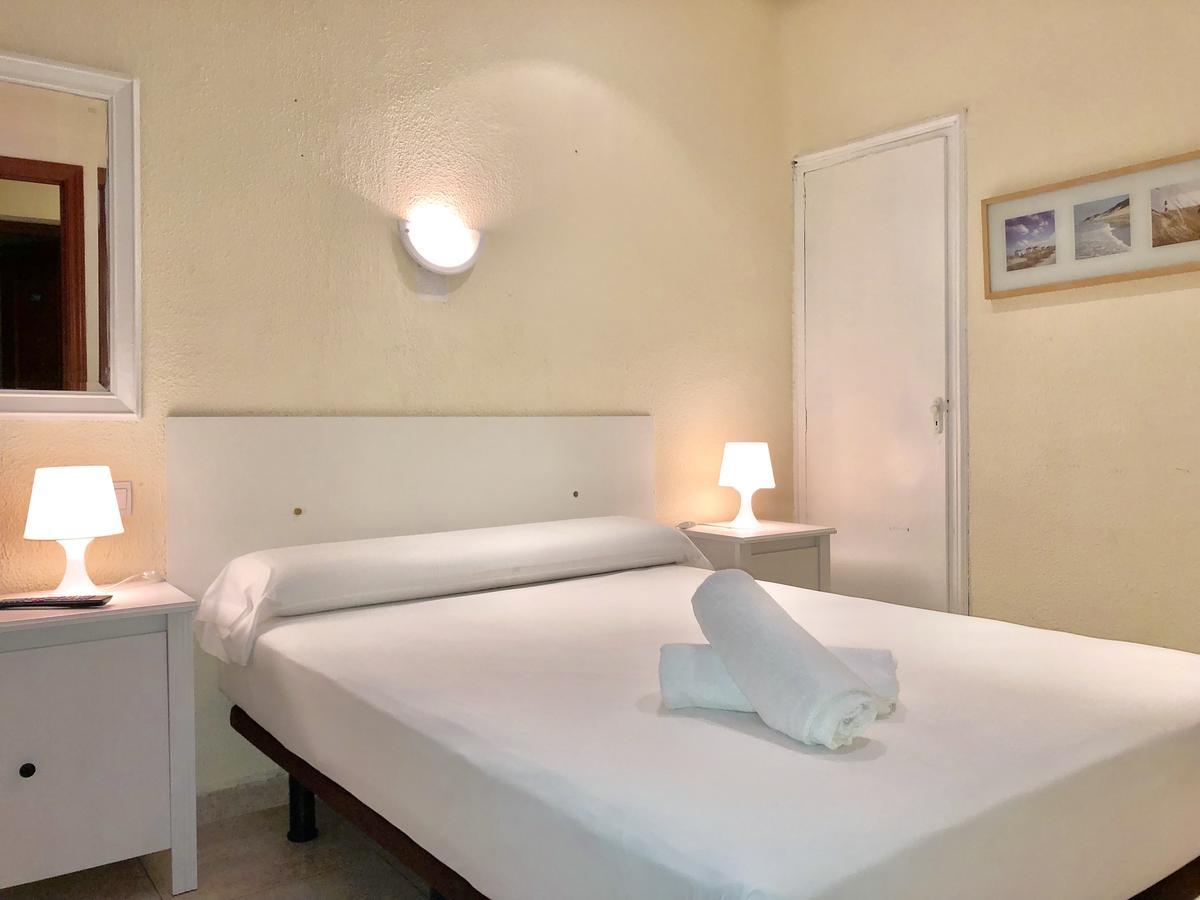 Hostal Arriaza Madrid Exteriör bild