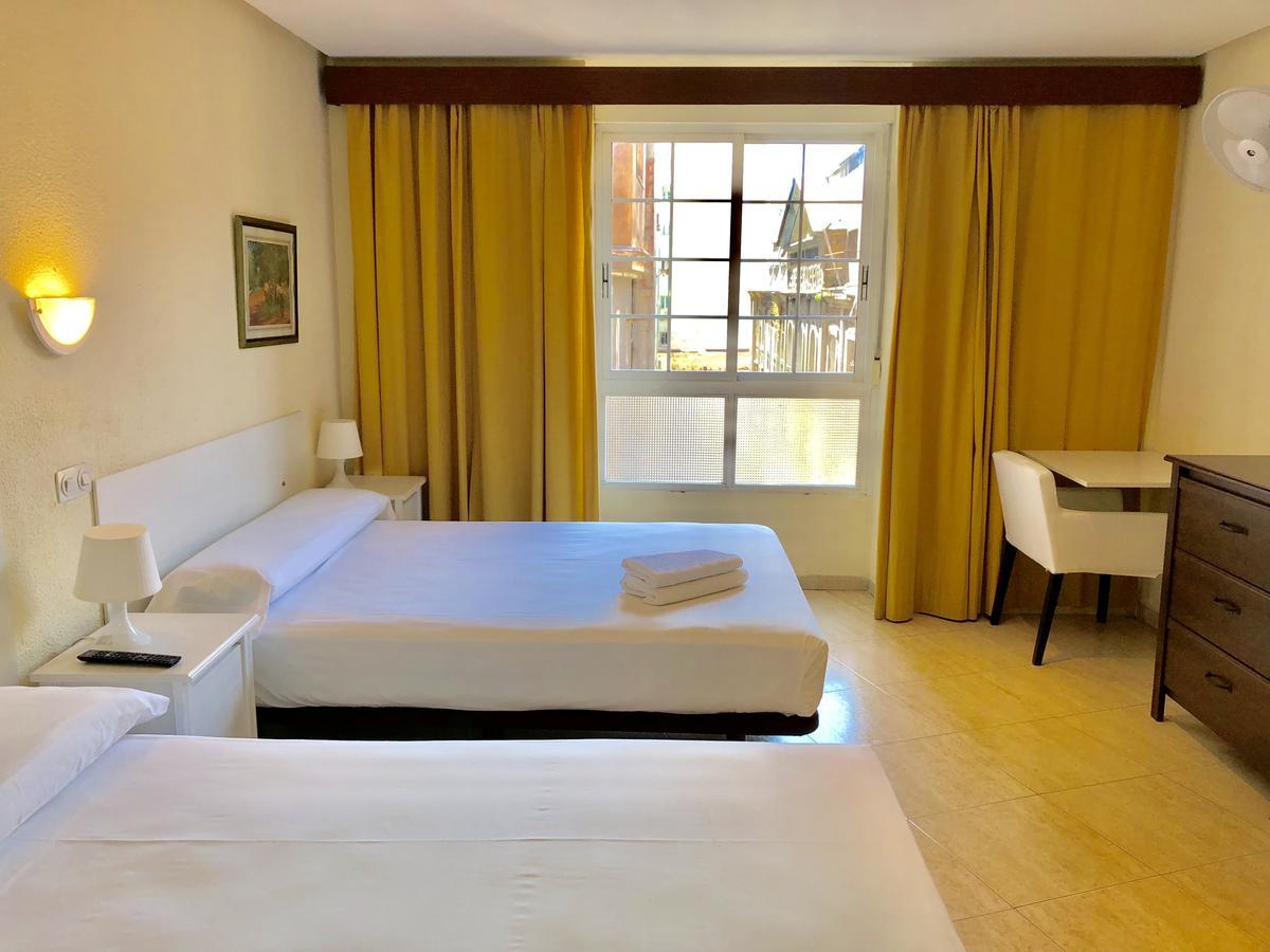 Hostal Arriaza Madrid Exteriör bild
