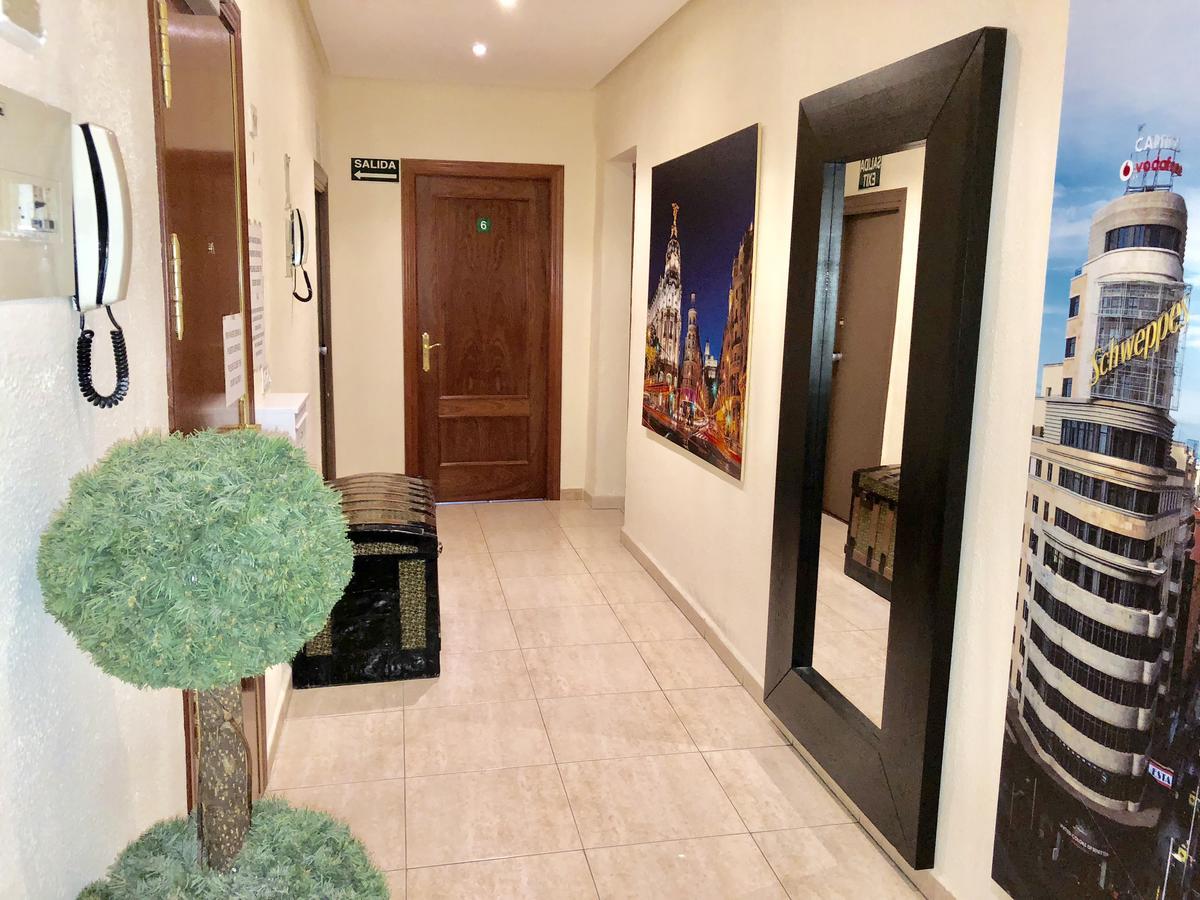 Hostal Arriaza Madrid Exteriör bild
