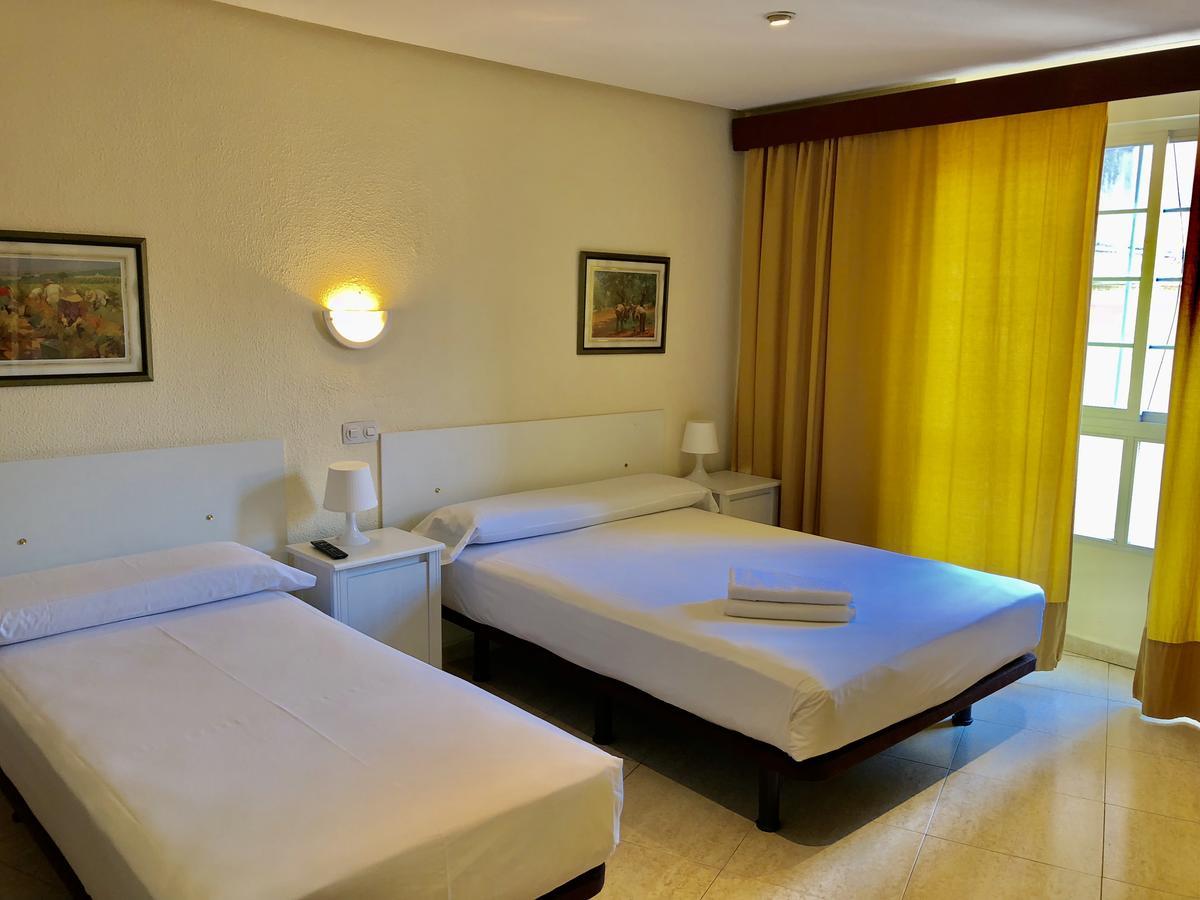 Hostal Arriaza Madrid Exteriör bild