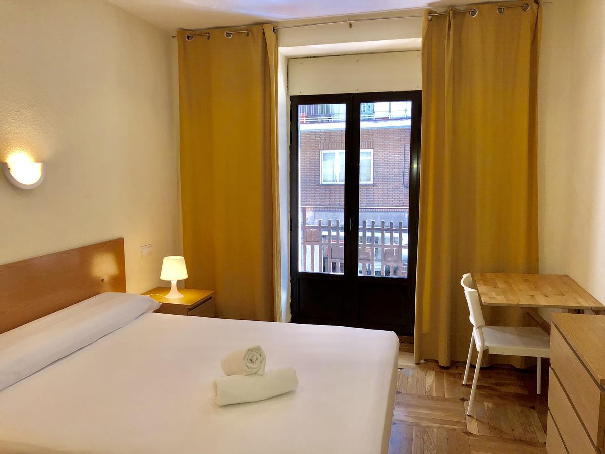 Hostal Arriaza Madrid Exteriör bild