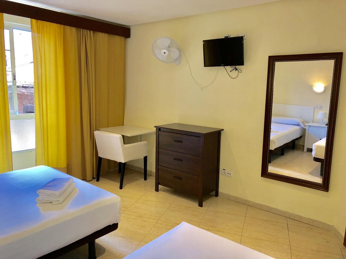 Hostal Arriaza Madrid Exteriör bild