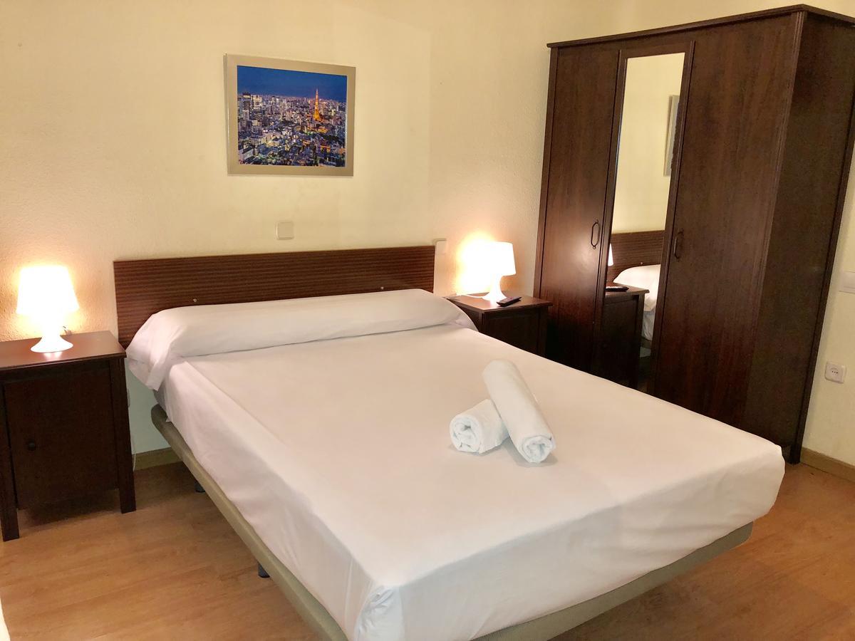 Hostal Arriaza Madrid Exteriör bild