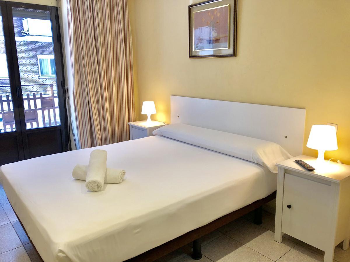 Hostal Arriaza Madrid Exteriör bild