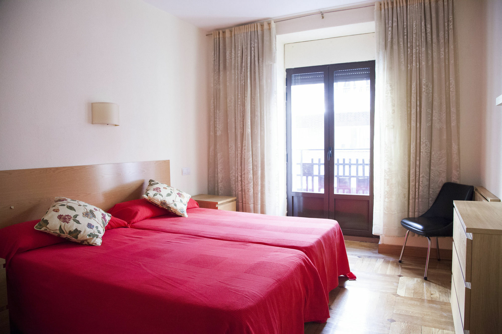 Hostal Arriaza Madrid Exteriör bild