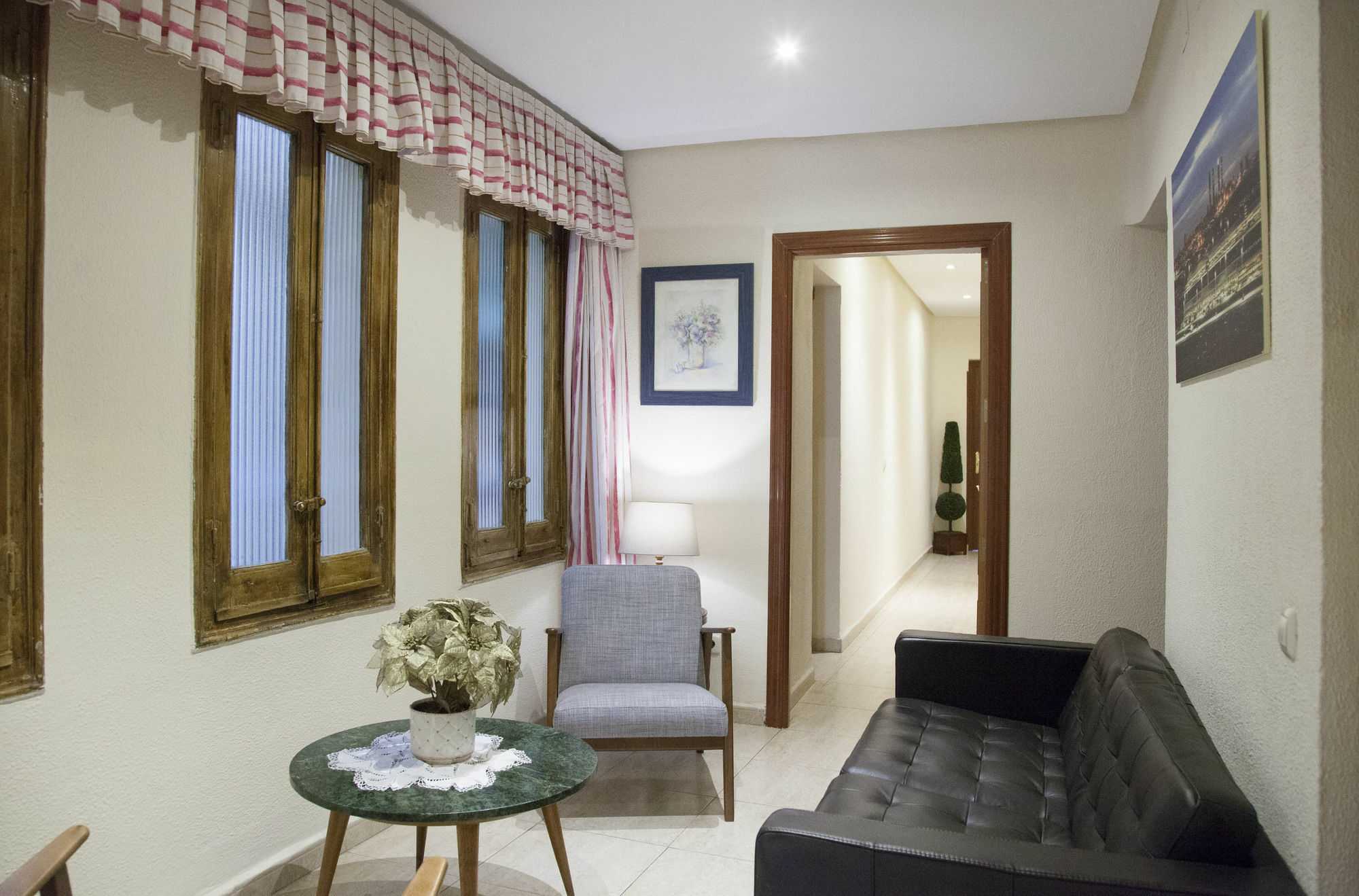 Hostal Arriaza Madrid Exteriör bild