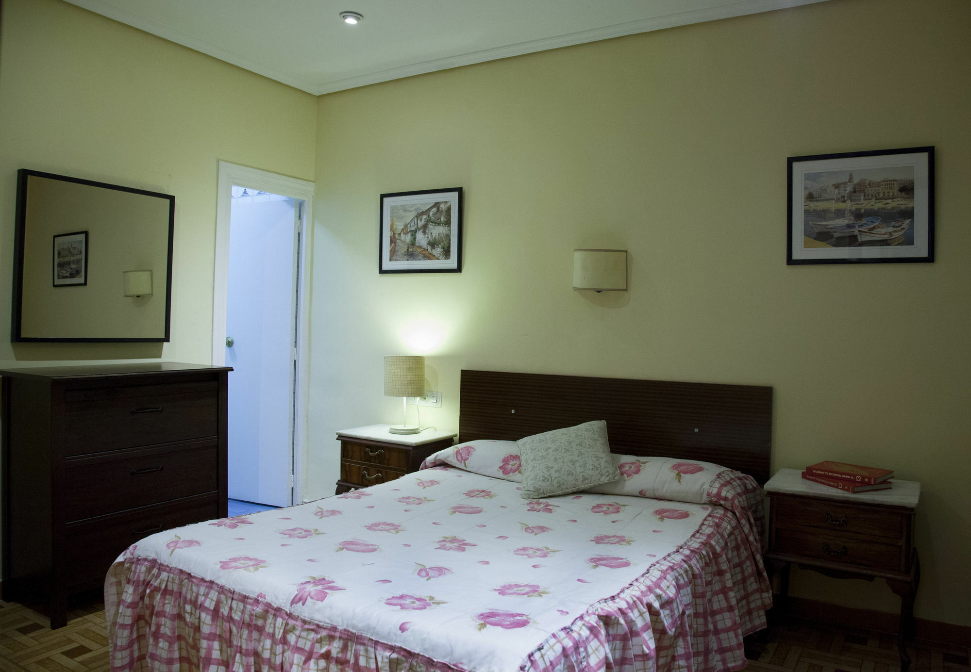Hostal Arriaza Madrid Exteriör bild